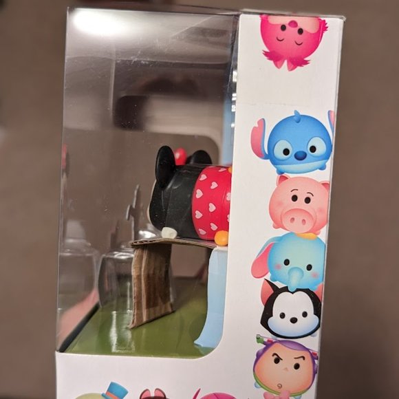 Disney RARE Tsum Tsum Series Mickey and Minnie Valentines Day Tsweeties - Picture 2 of 9